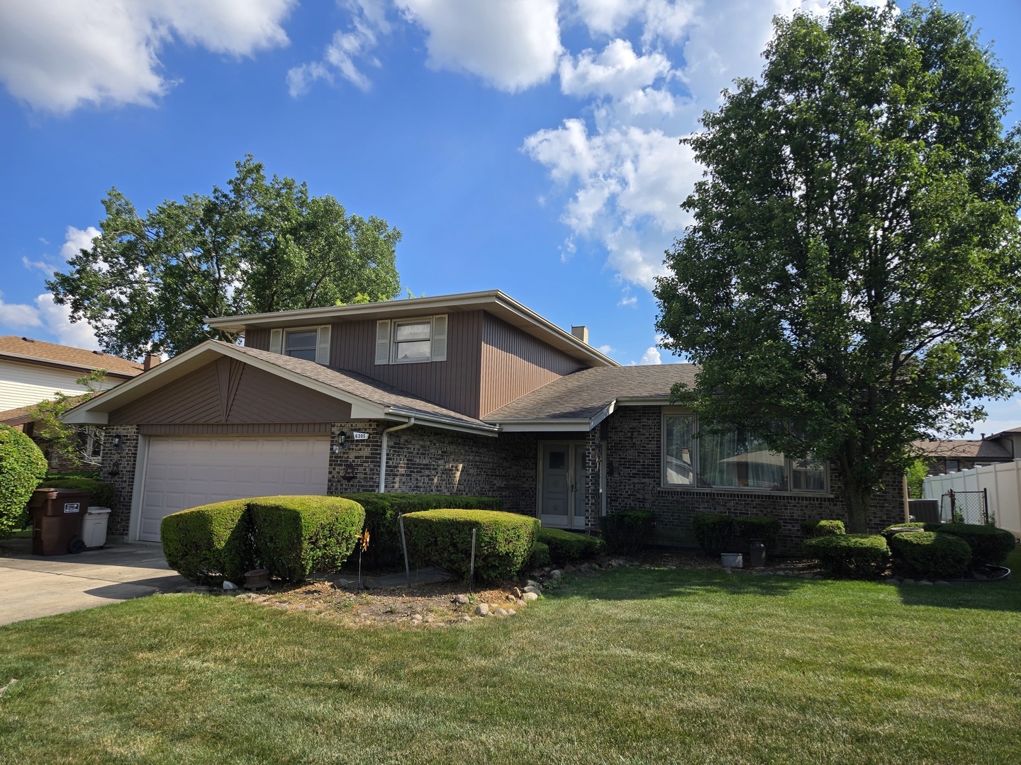 6305 157th Street  Oak Forest IL 60452 photo