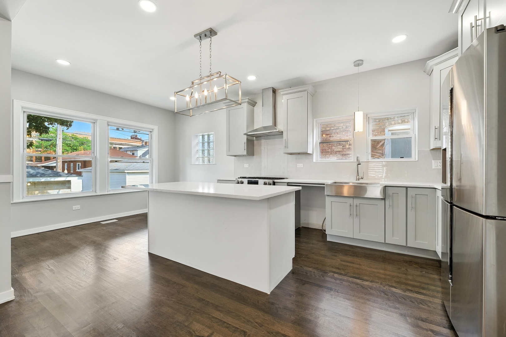 Property Photo: 2407 S 60th Court IL 60804