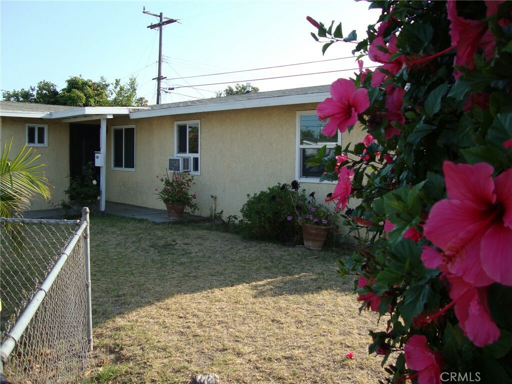 2100 W Dogwood Avenue  Anaheim CA 92801 photo