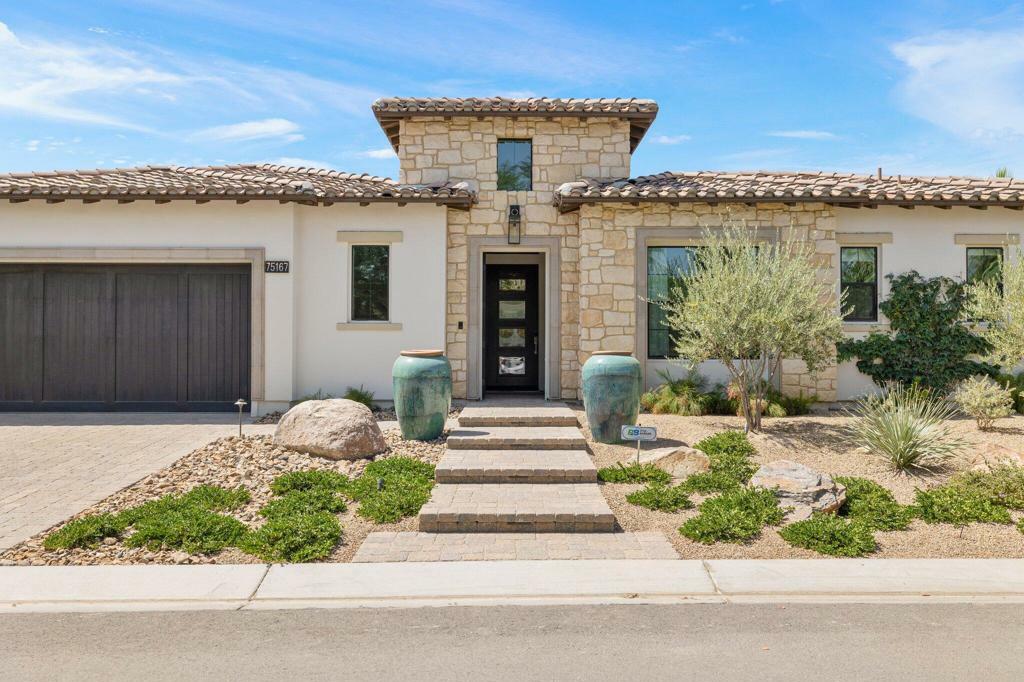Property Photo: 75167 Mansfield Drive CA 92210