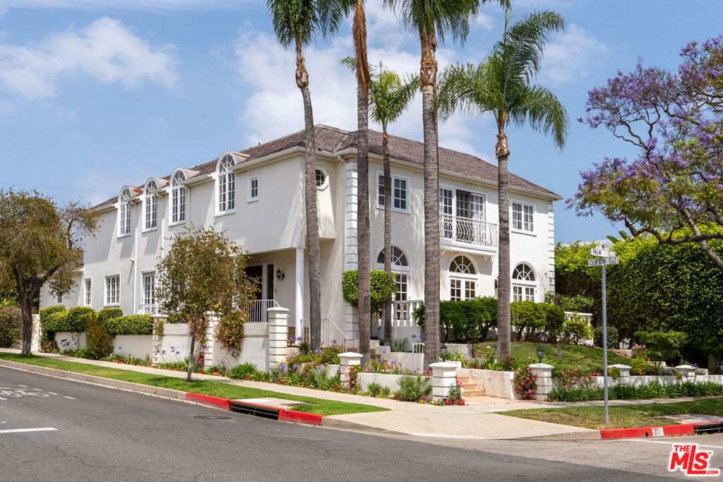 201 N Palm Drive  Beverly Hills CA 90210 photo