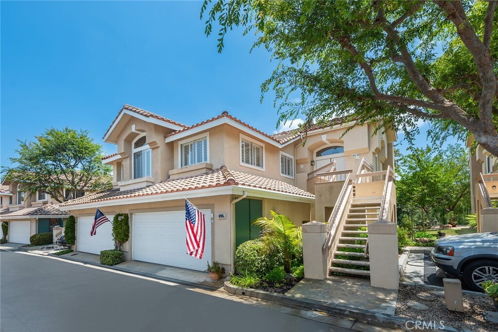 Property Photo:  494 Bannister Way B  CA 93065 