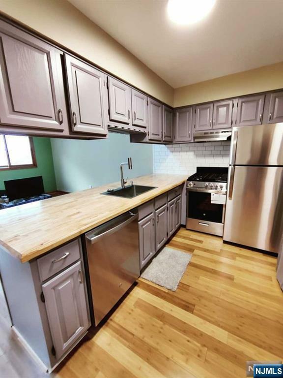 2 E Davos Drive 4  Vernon NJ 07462 photo
