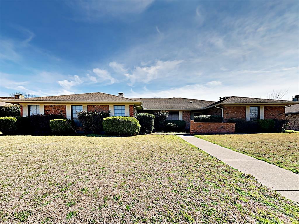 Property Photo: 4724 Berridge Lane TX 75227