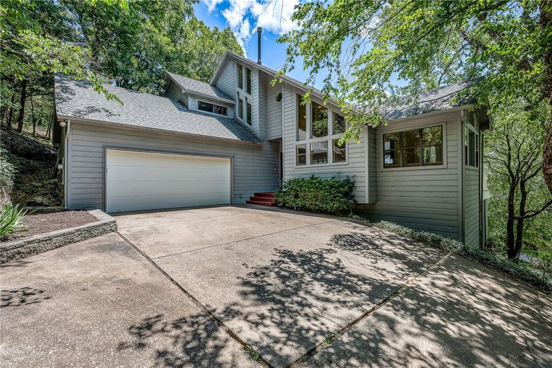 Property Photo: 2855 E Hyland Park Road AR 72701