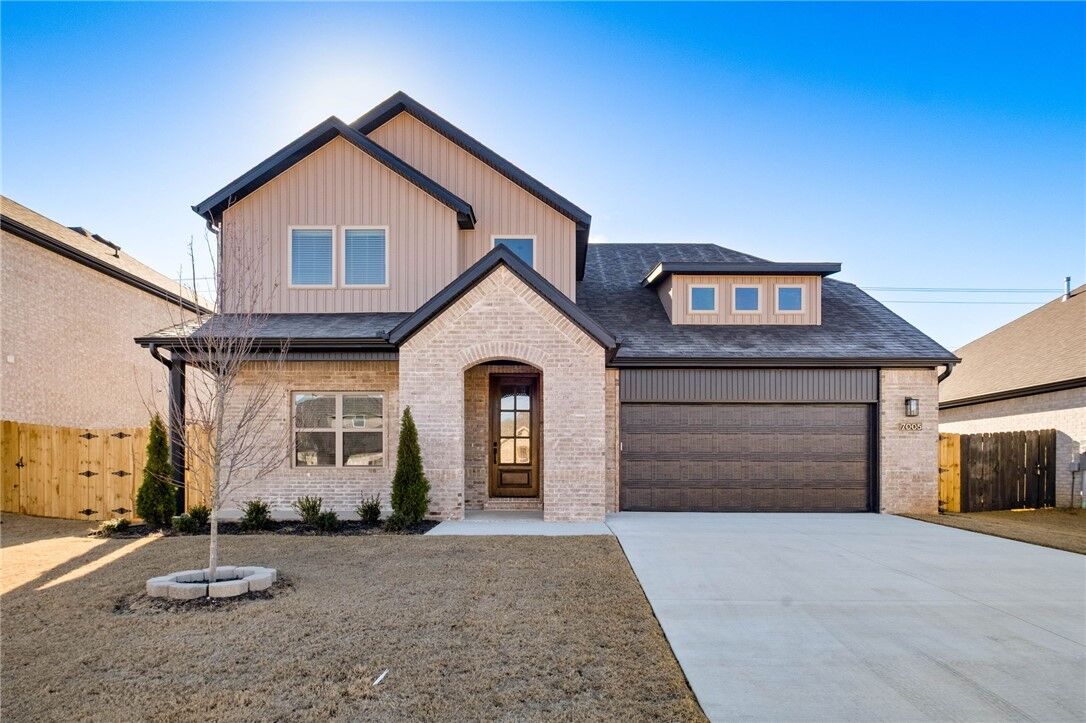 Property Photo:  7005 SW Basswood Avenue  AR 72713 