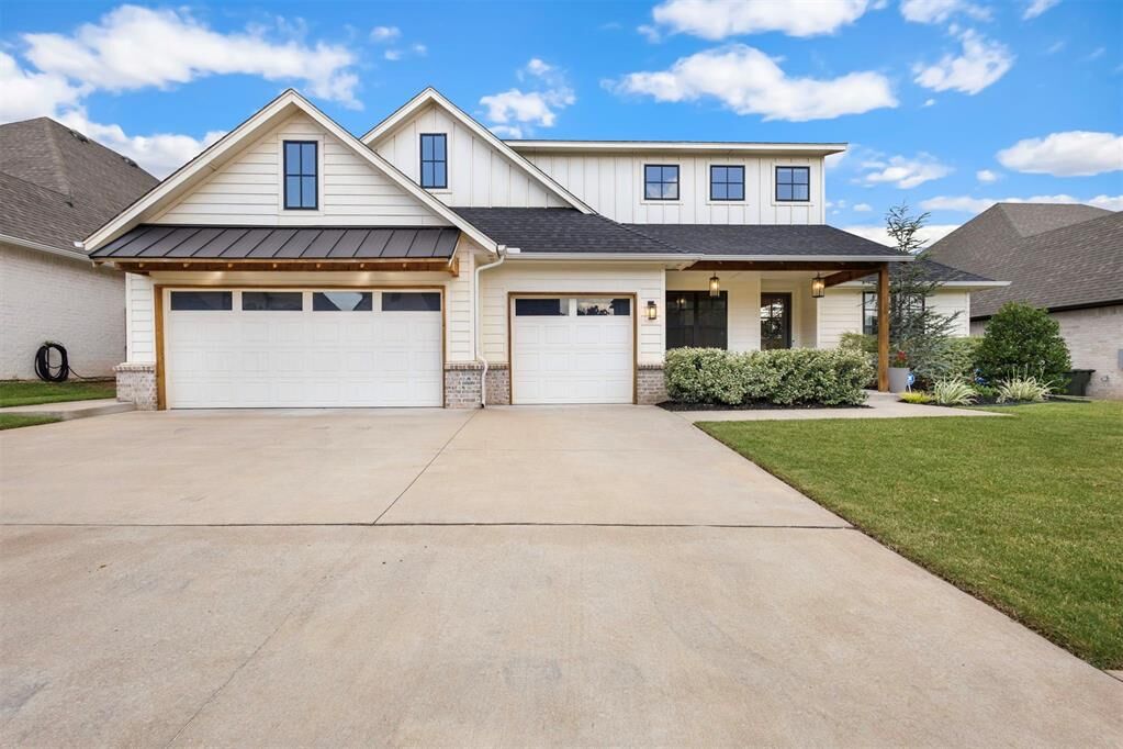 Property Photo: 2533 Amante Court OK 73034