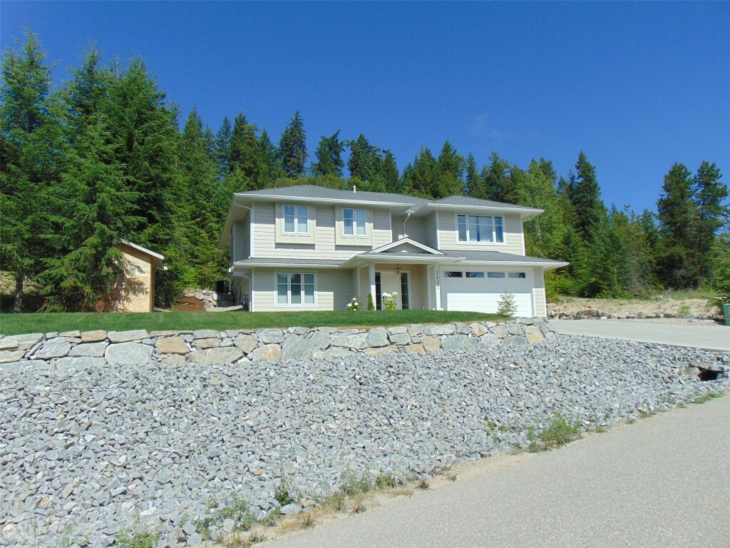 Property Photo: 2537 Valley Place BC V0E 1H2