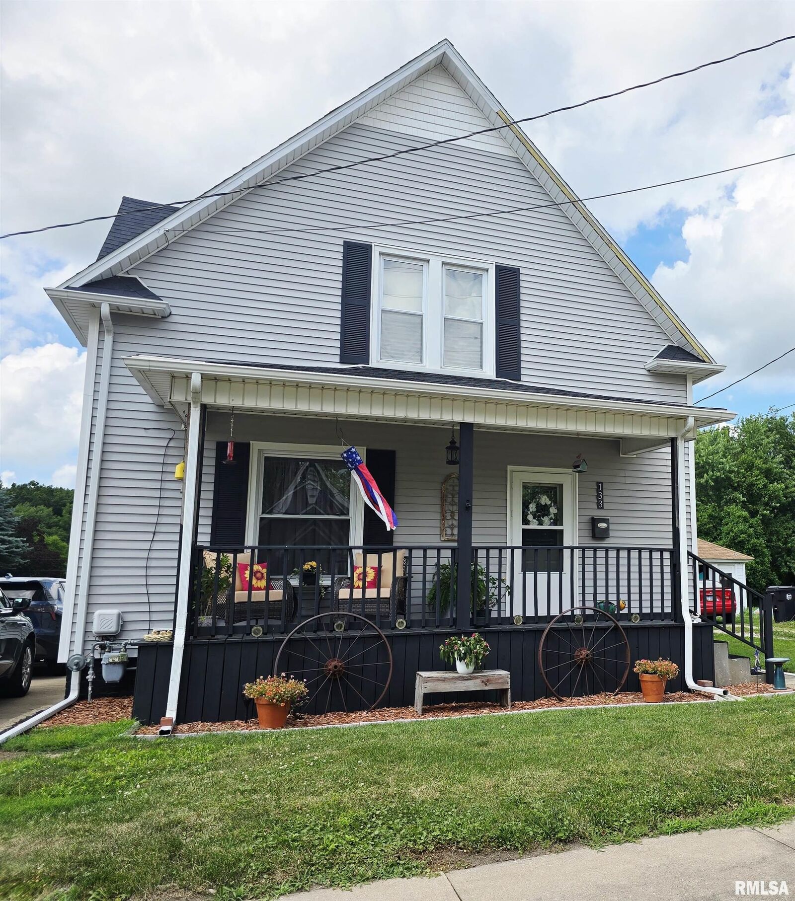Property Photo: 133 W Birch Street IL 61520