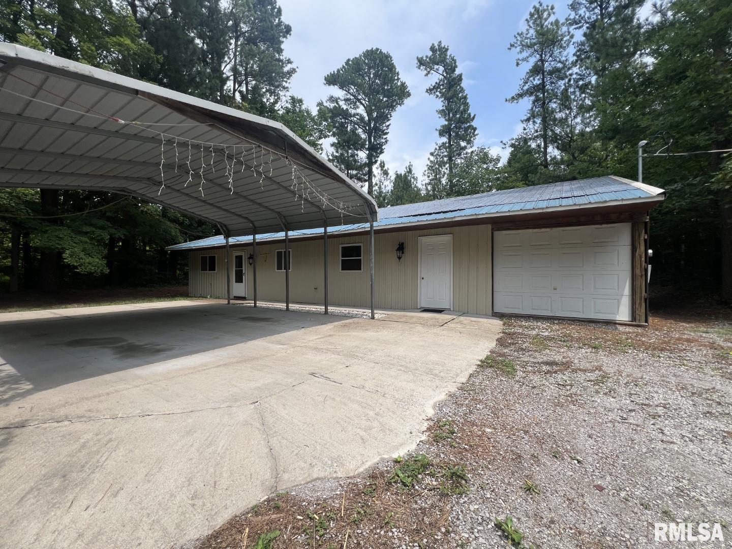 Property Photo: 147 Raccoon Valley Road IL 62958