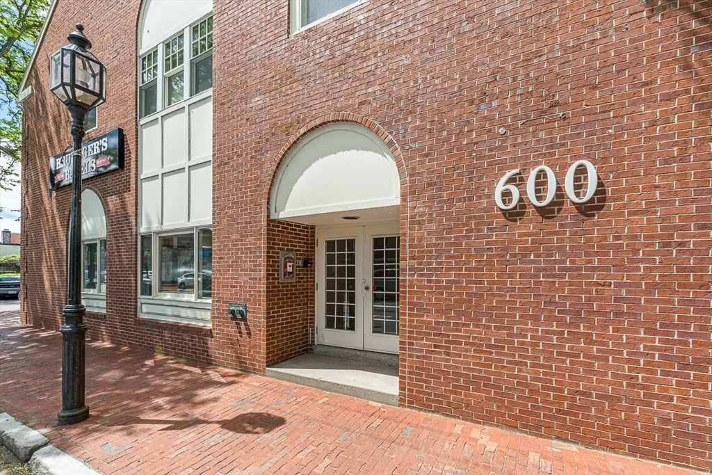 Property Photo:  23 Elmwood Ave C  MA 01890 