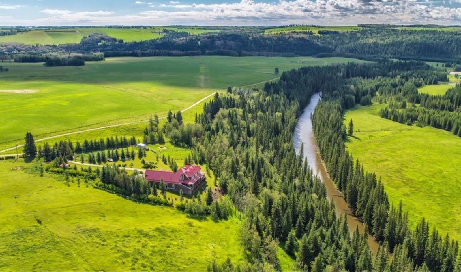 Photo de la propriété:  30070 Range Road 51  AB T0M 0R0 