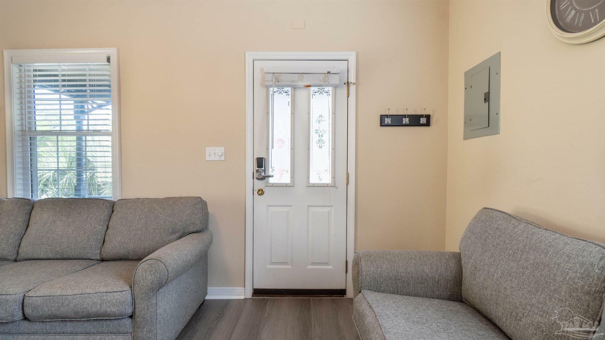 Property Photo: 321 E Jackson St FL 32501
