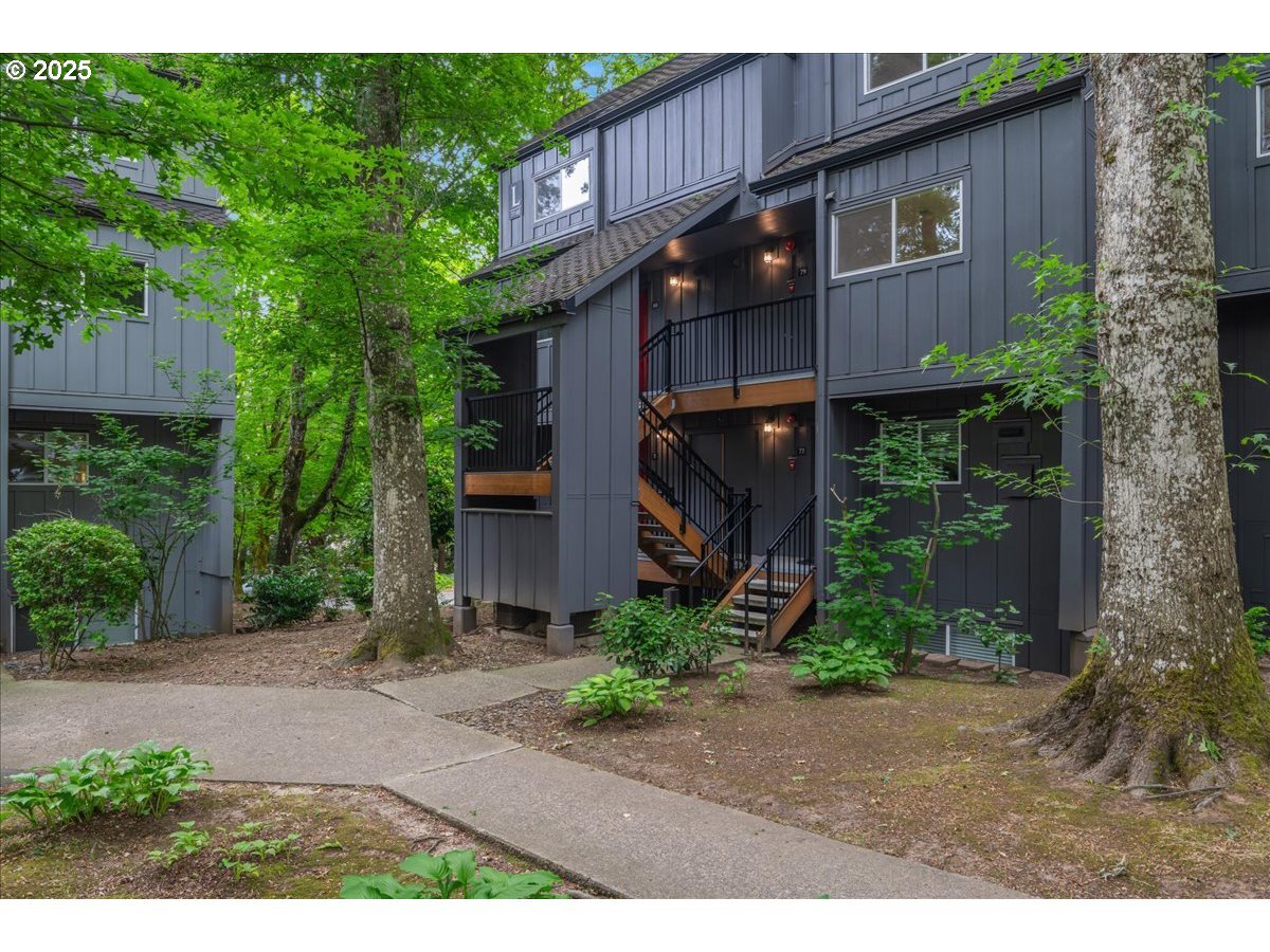 Property Photo:  4 Touchstone 79  OR 97035 