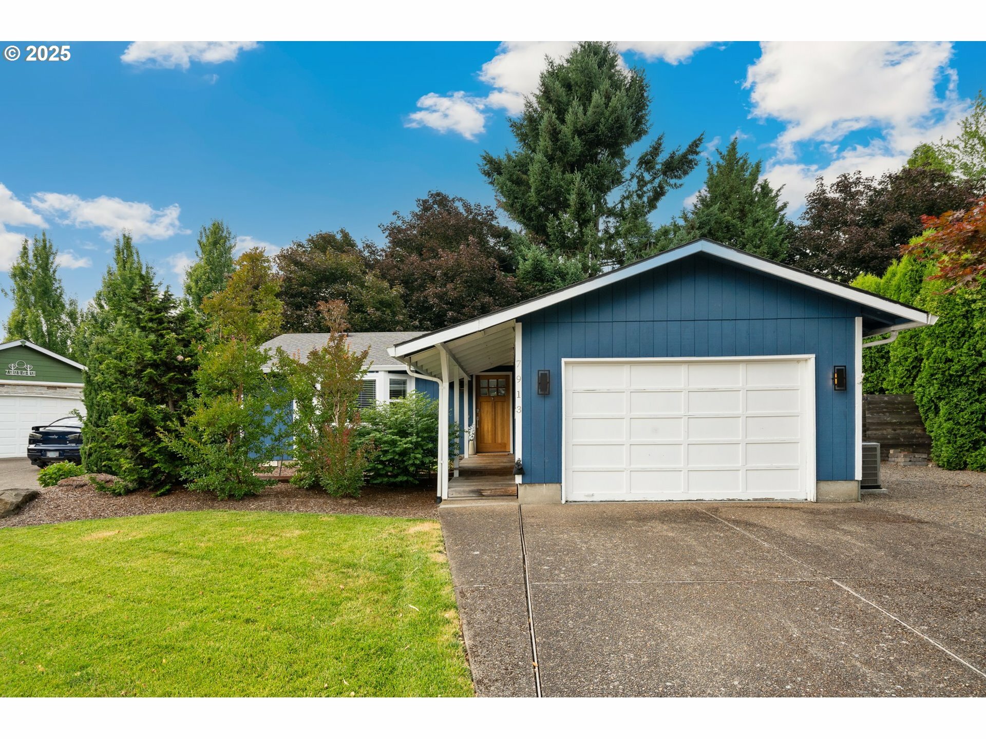 Property Photo: 7913 SW Racquet Ct OR 97070