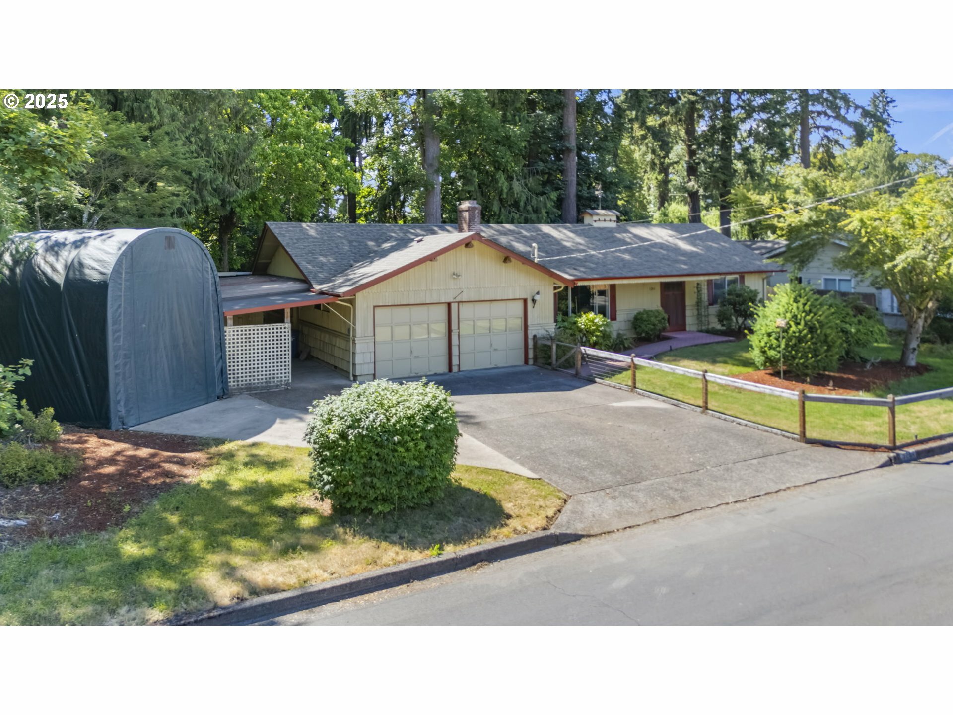 Property Photo: 3284 Crocker Rd OR 97404