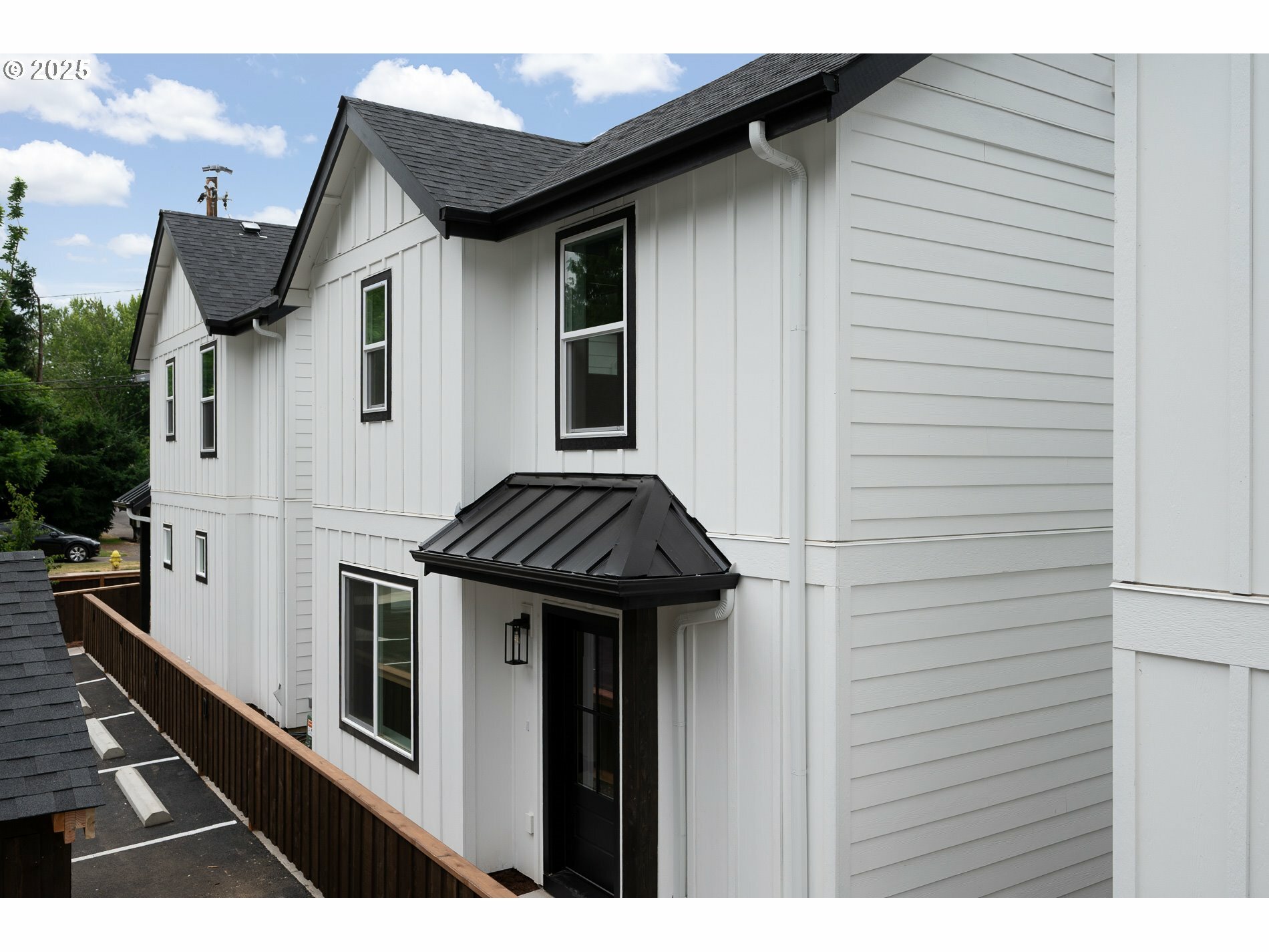 Property Photo: 4103 SE Olsen St 7 OR 97222