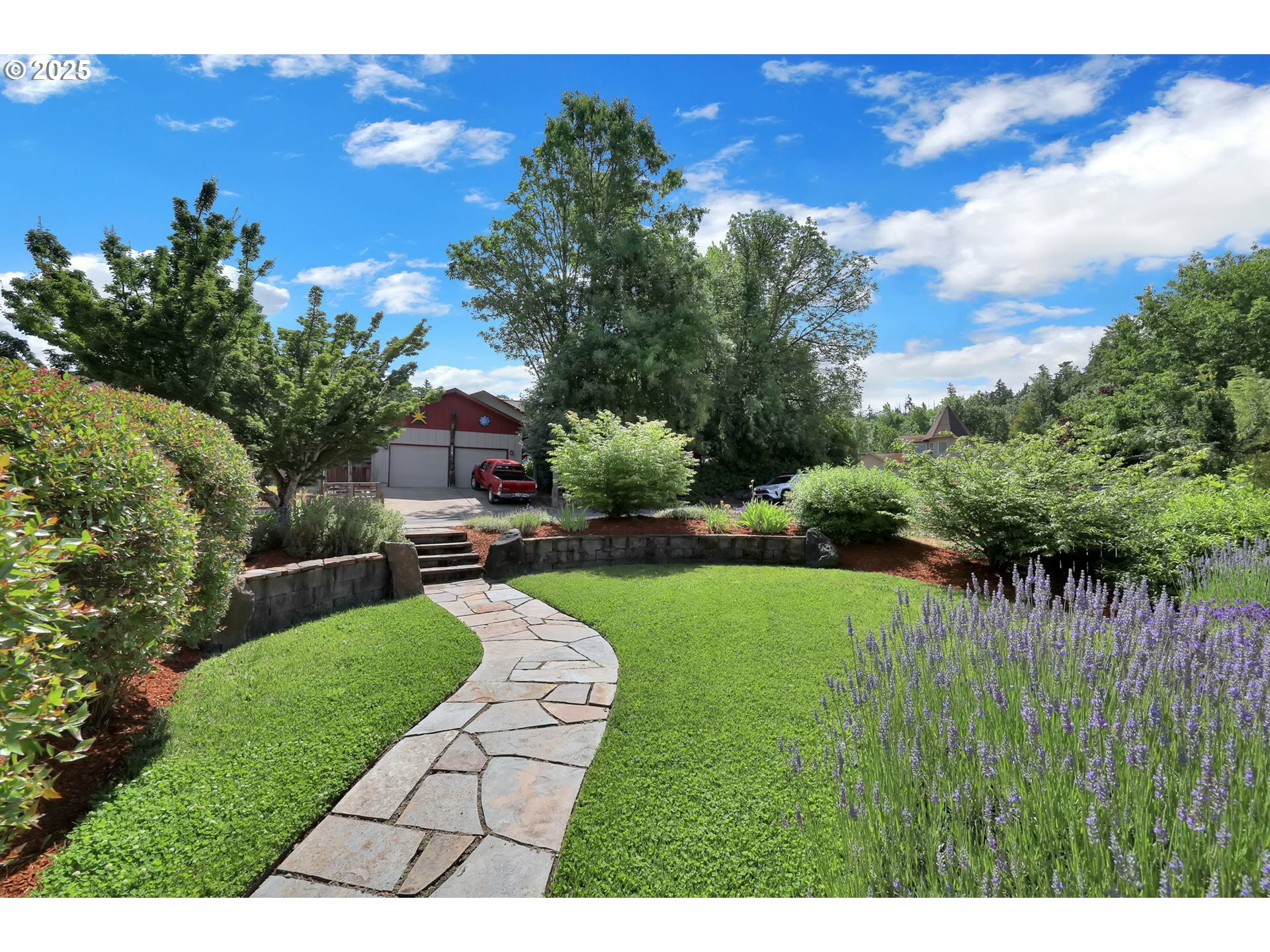 Property Photo: 2664 Augusta St OR 97403