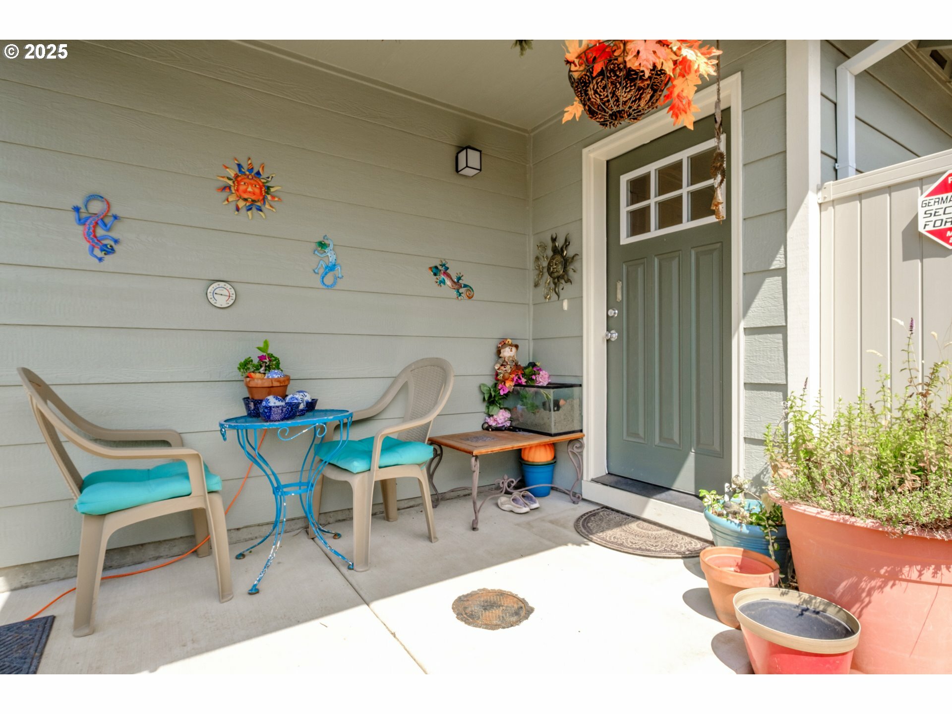 Property Photo: 218 NE Whispering Cliff Ct OR 97128