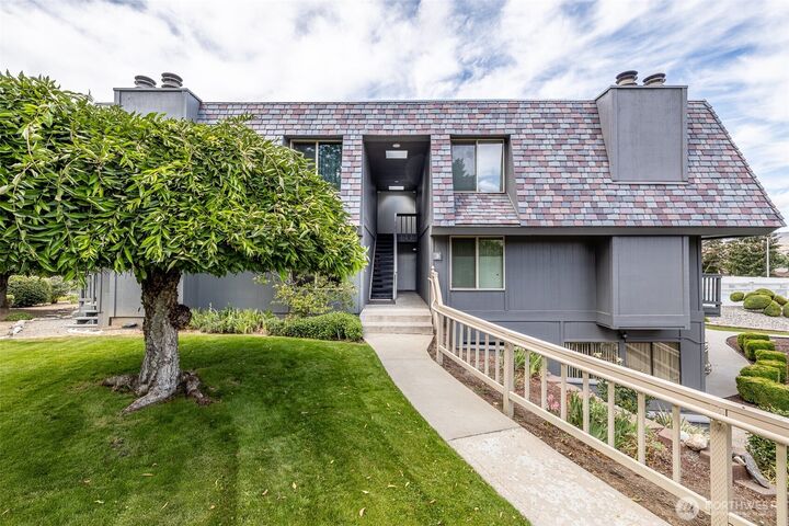 Property Photo:  1535  Castlerock Avenue 30  WA 98801 