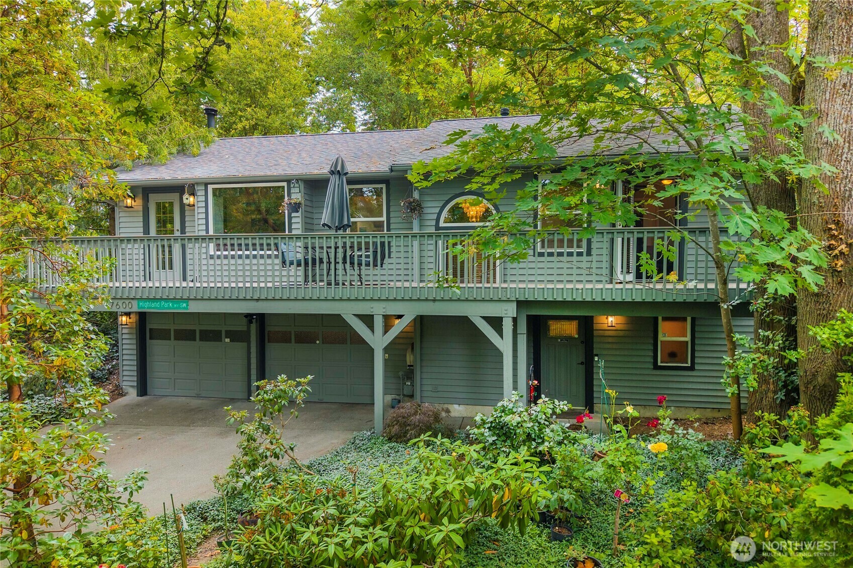 7600  Highland Park Way SW  Seattle WA 98106 photo