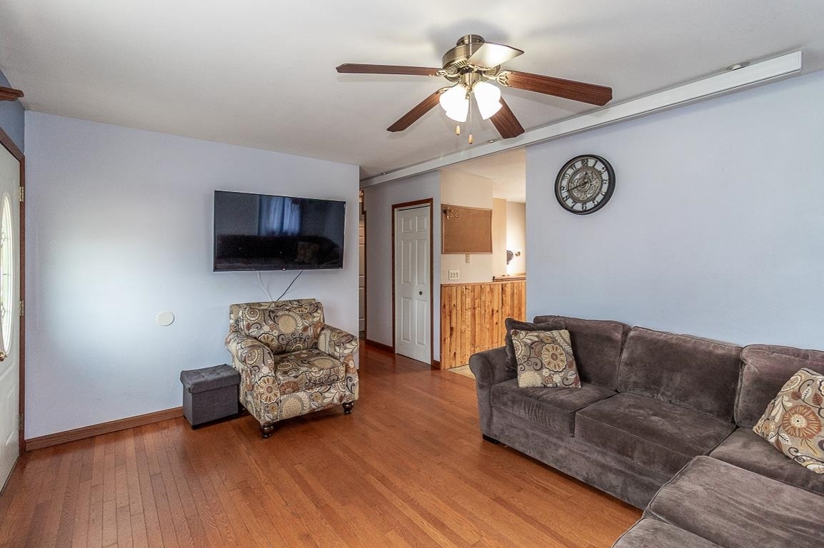 Property Photo:  1709 Division Street  WI 54961-2515 