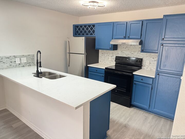 5322 Medical E208  San Antonio TX 78240 photo