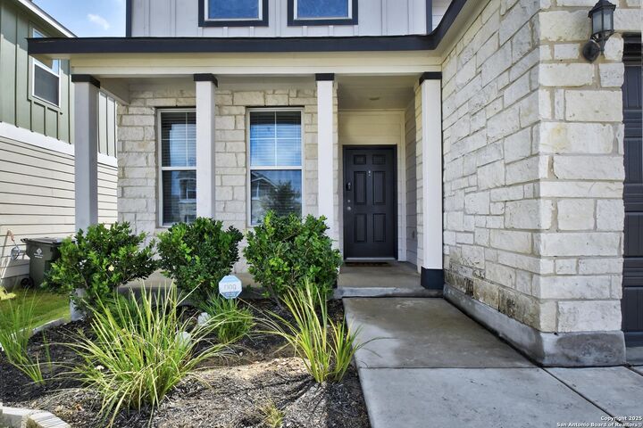 Property Photo:  4113 Paddock Trail  TX 78155 