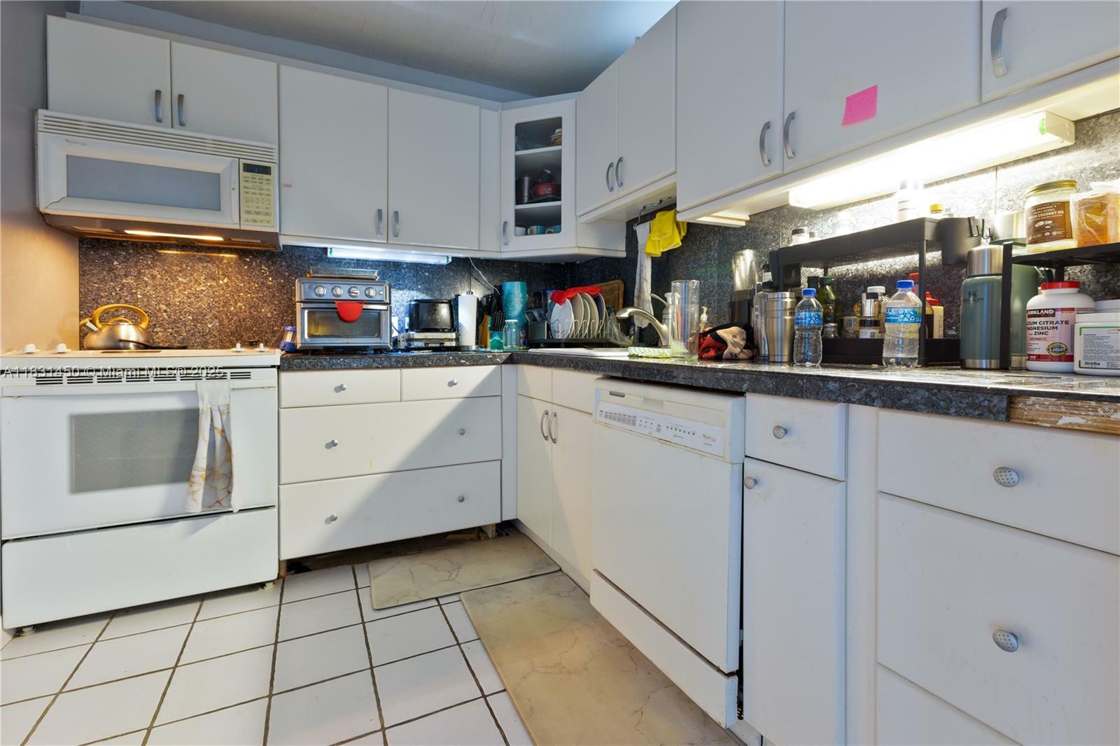 Property Photo: 20379 W Country Club Dr 2636 FL 33180