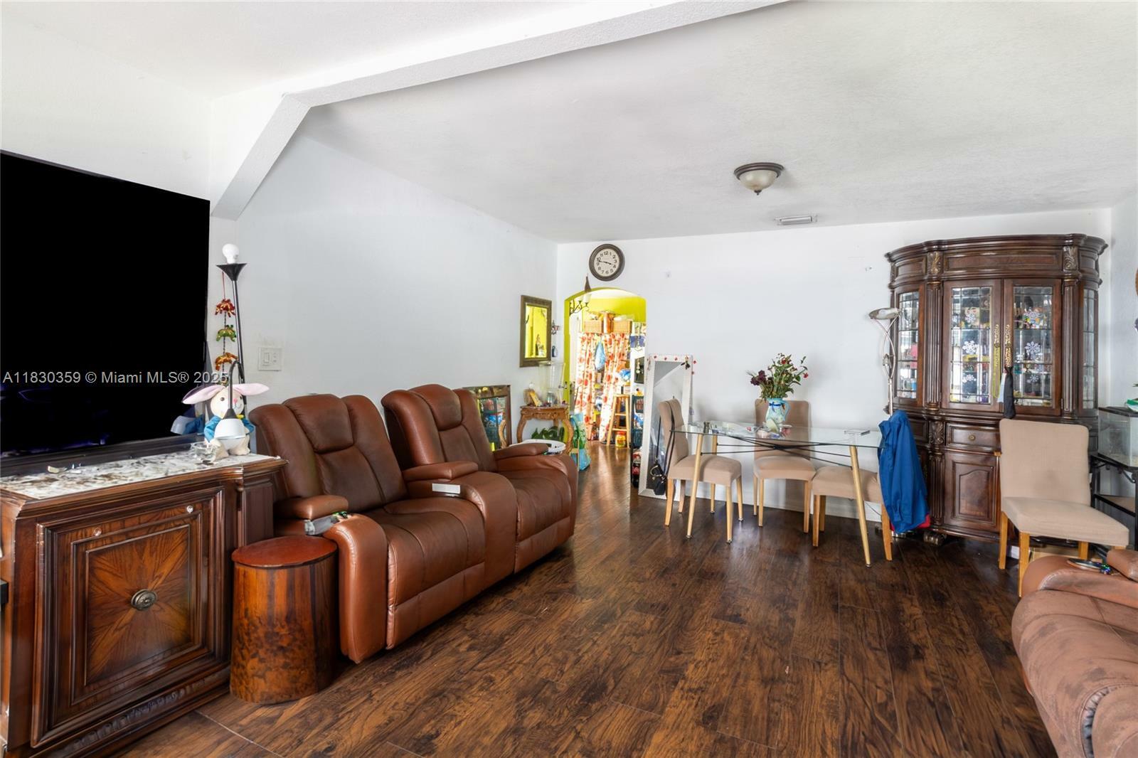 Property Photo: 927 NW 66th St FL 33150