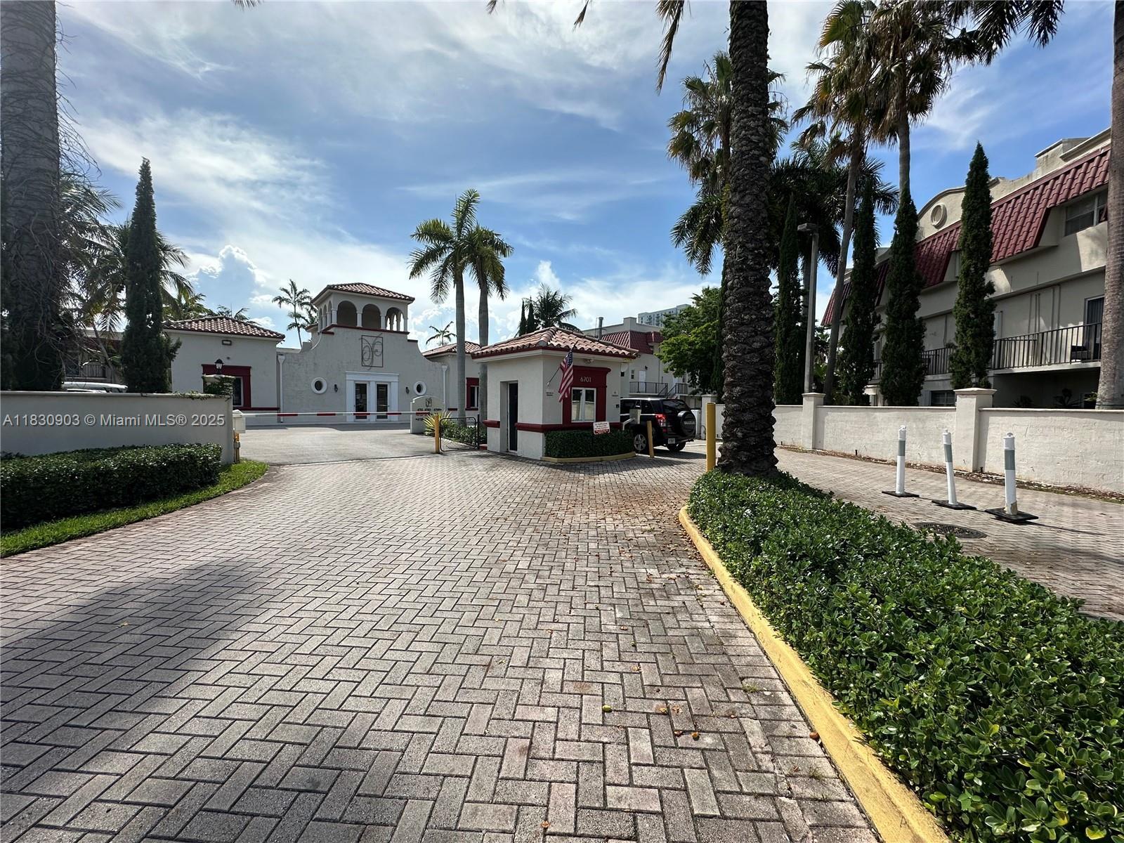 6707 N Kendall Dr 113  Pinecrest FL 33156 photo