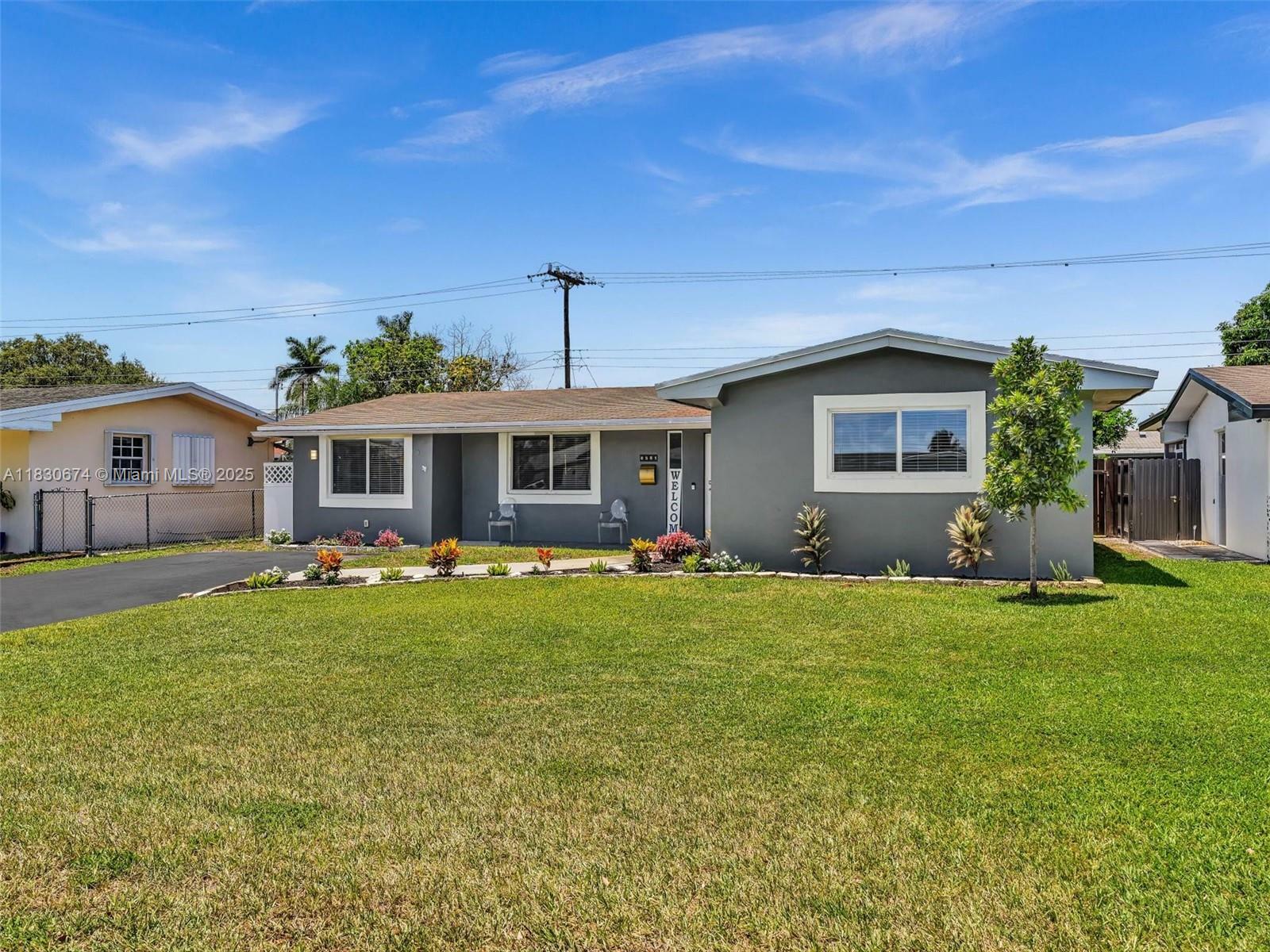 Property Photo:  