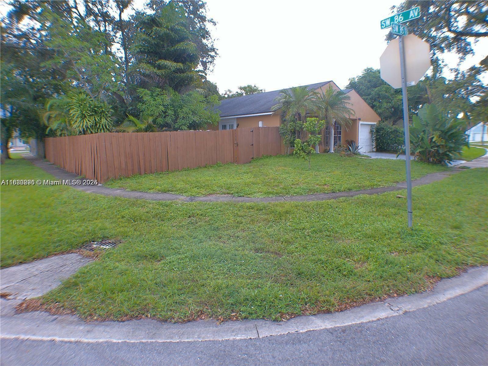 Property Photo: 1490 SW 85th Ter FL 33025