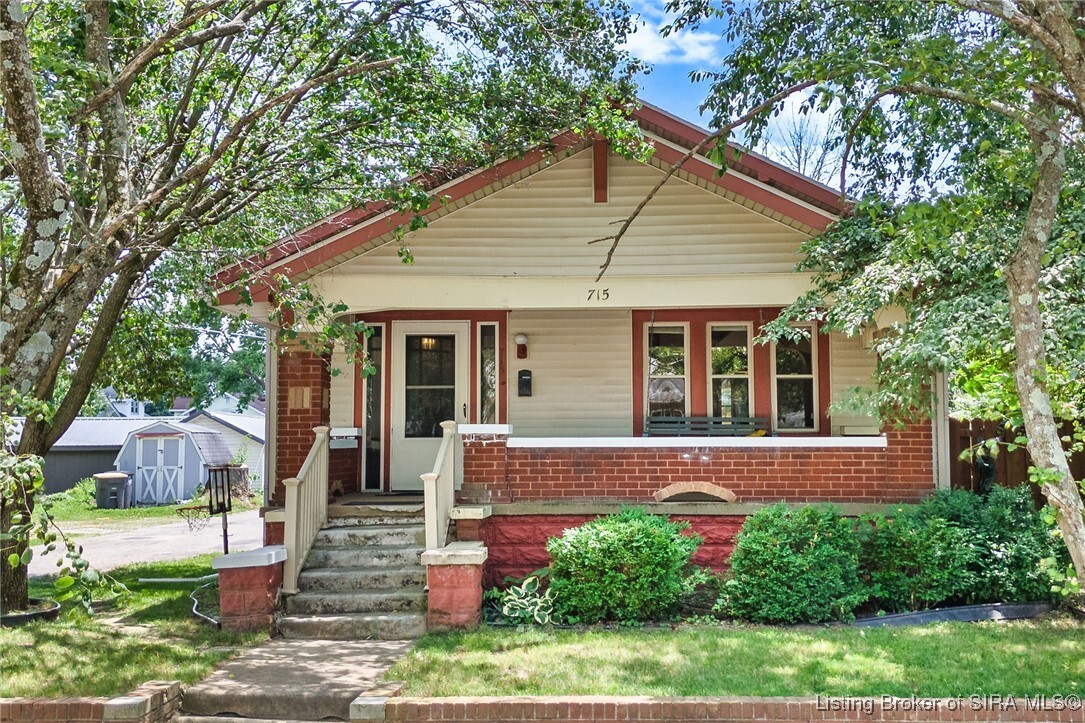 Property Photo: 715 W 5th Street IN 47274