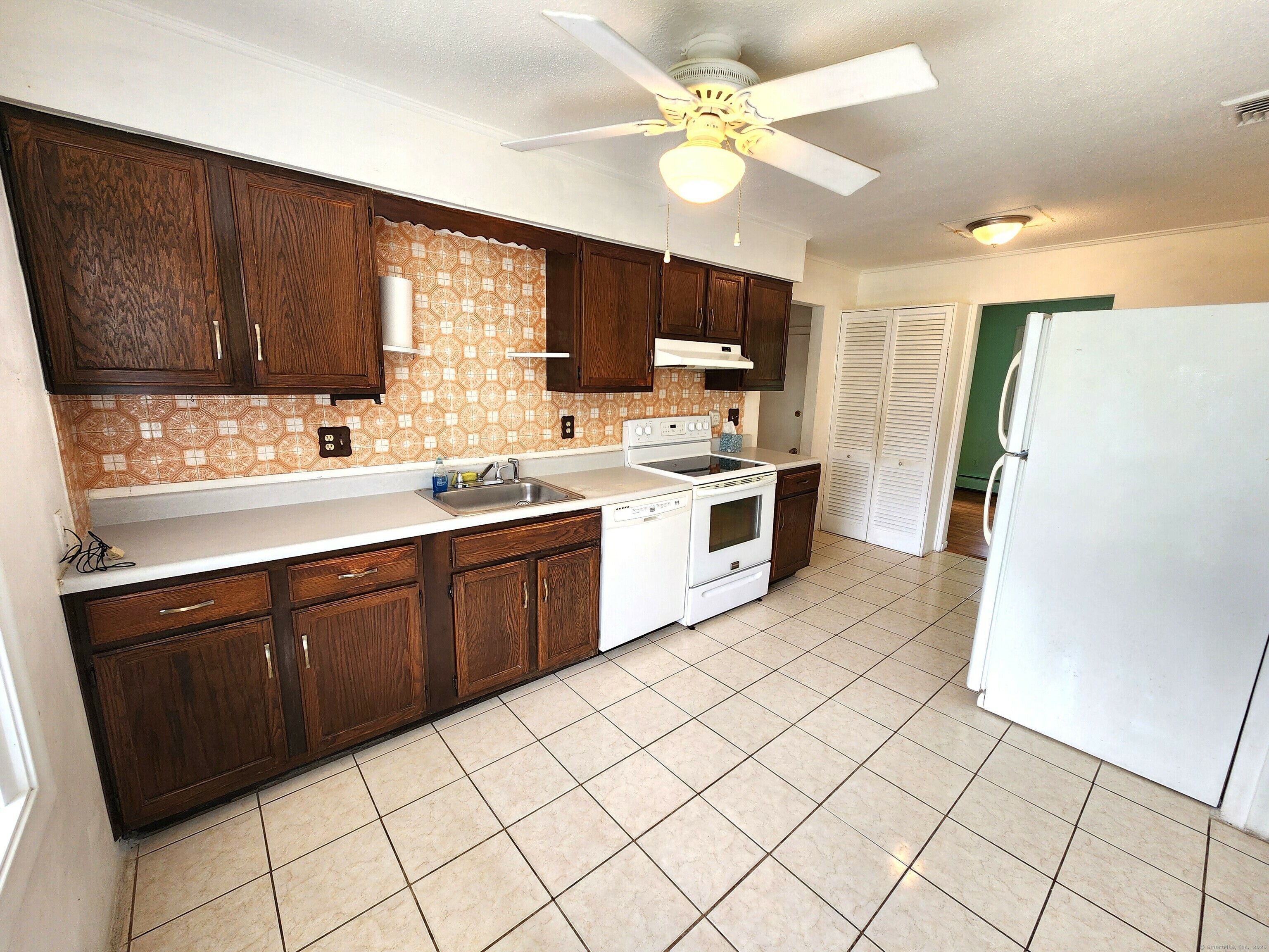 Property Photo: 26 Stratton Court CT 06514