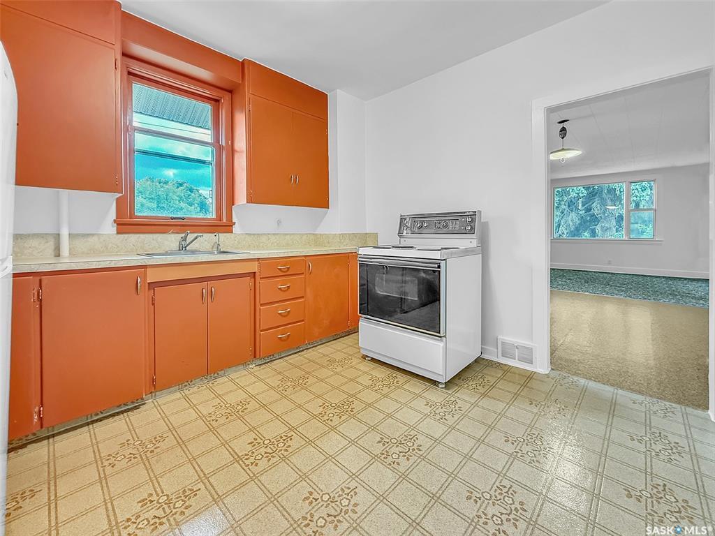 Property Photo: 501 4th Avenue NW SK S9H 0V5