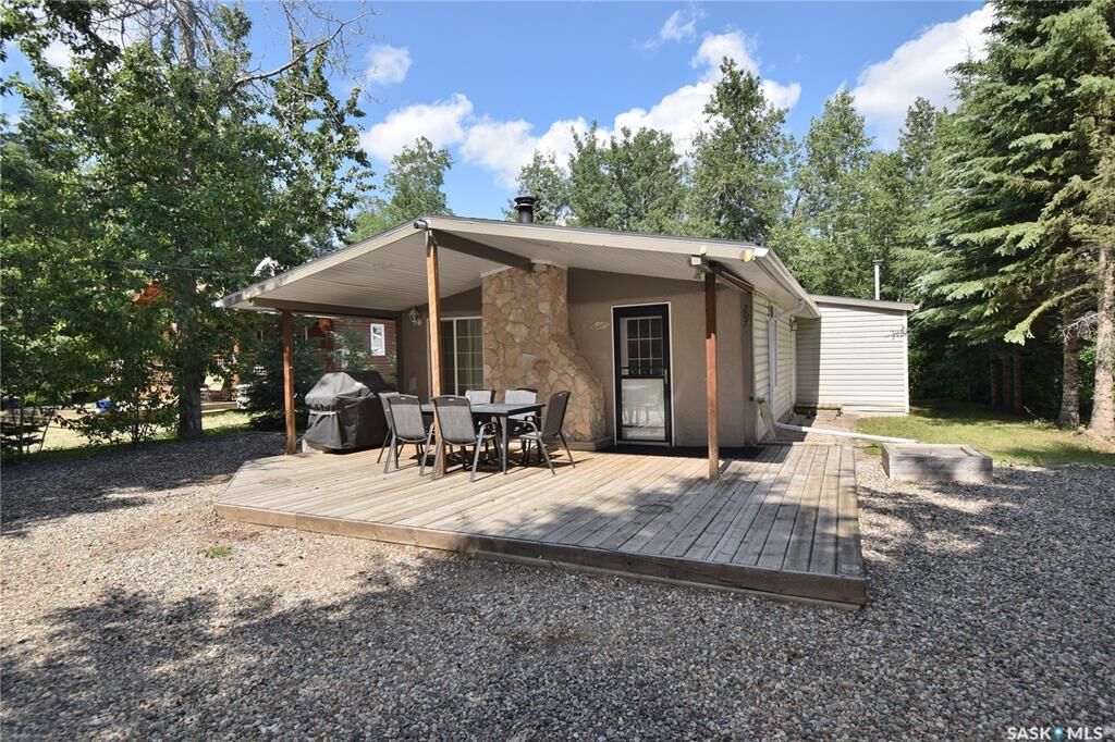 Property Photo:  207 Jacobson Drive  SK S0J 0N0 