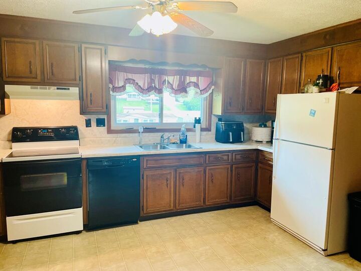 Property Photo:  7088 7088 Baptist Valley Rd  VA 24630 