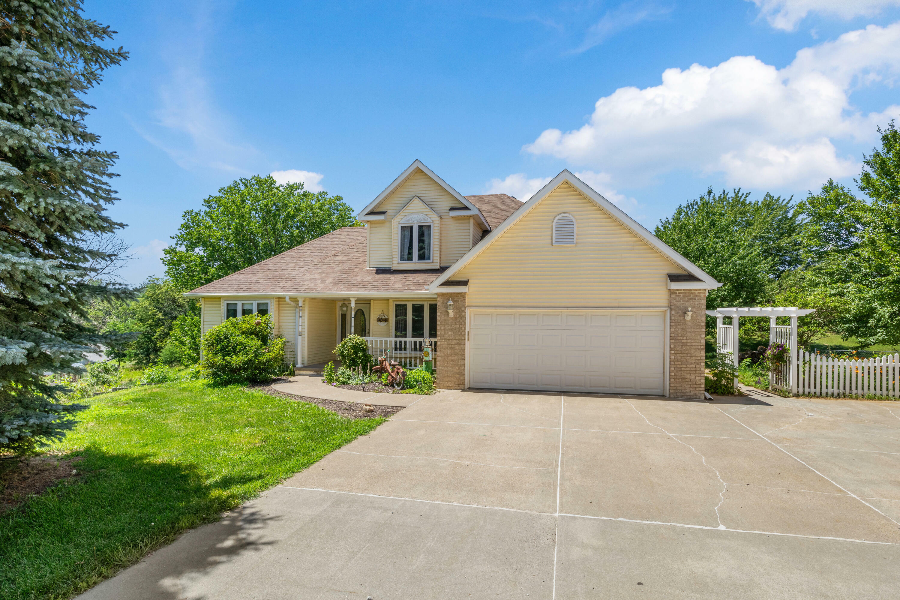 Property Photo: 58492 Hilman Road IA 51534