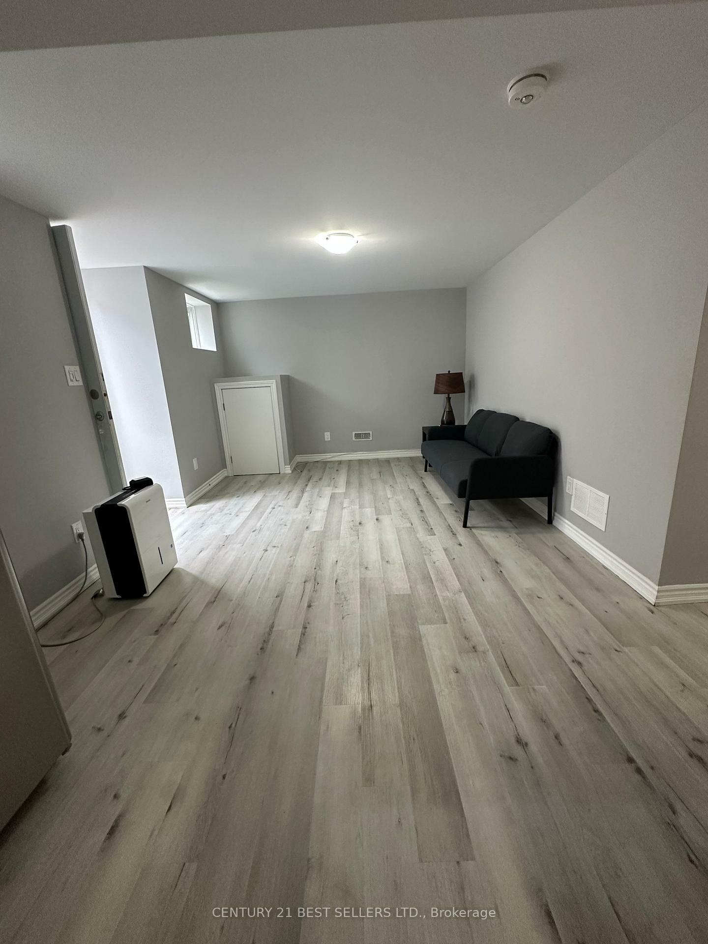 Property Photo:  287 Sixteen Mile Drive  ON L6M 4M1 