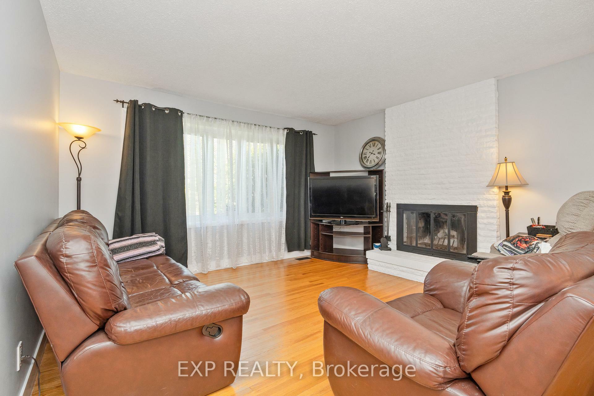 Property Photo:  322 Galloway Drive  ON K1E 1W3 