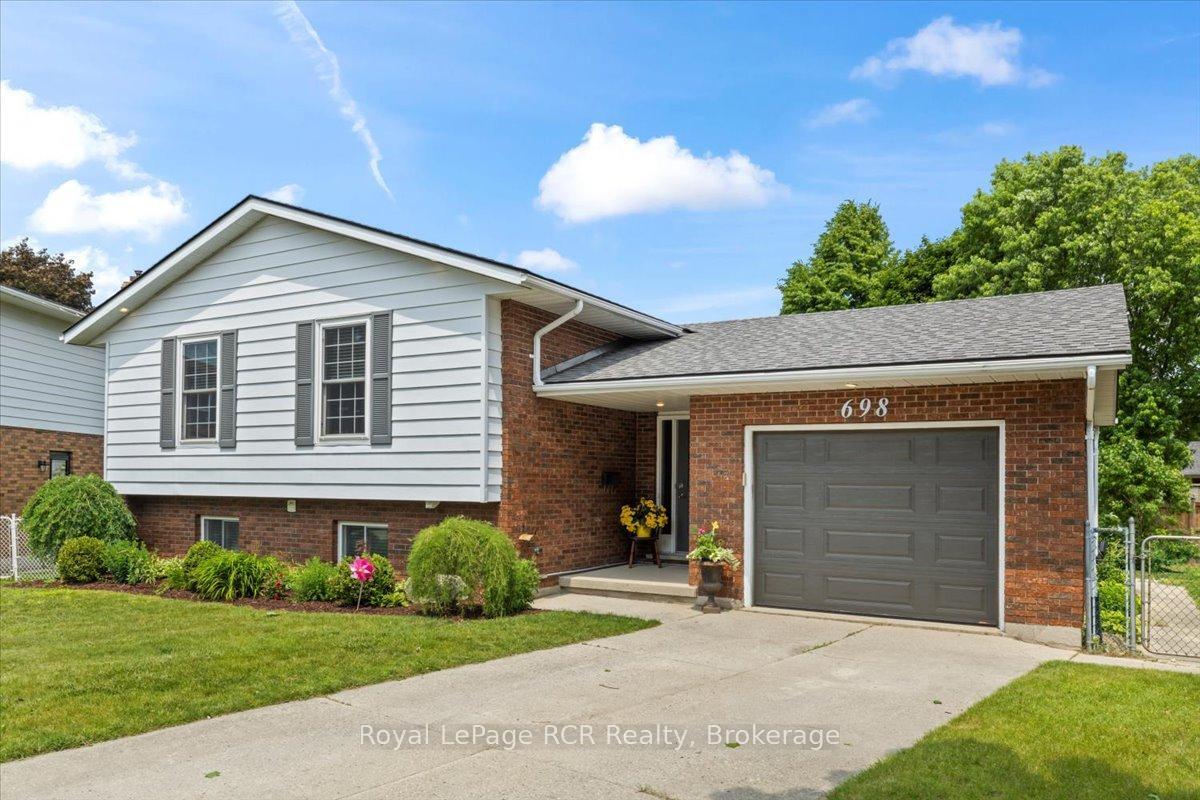 Property Photo: 698 15th Street Close ON N4N 3L8