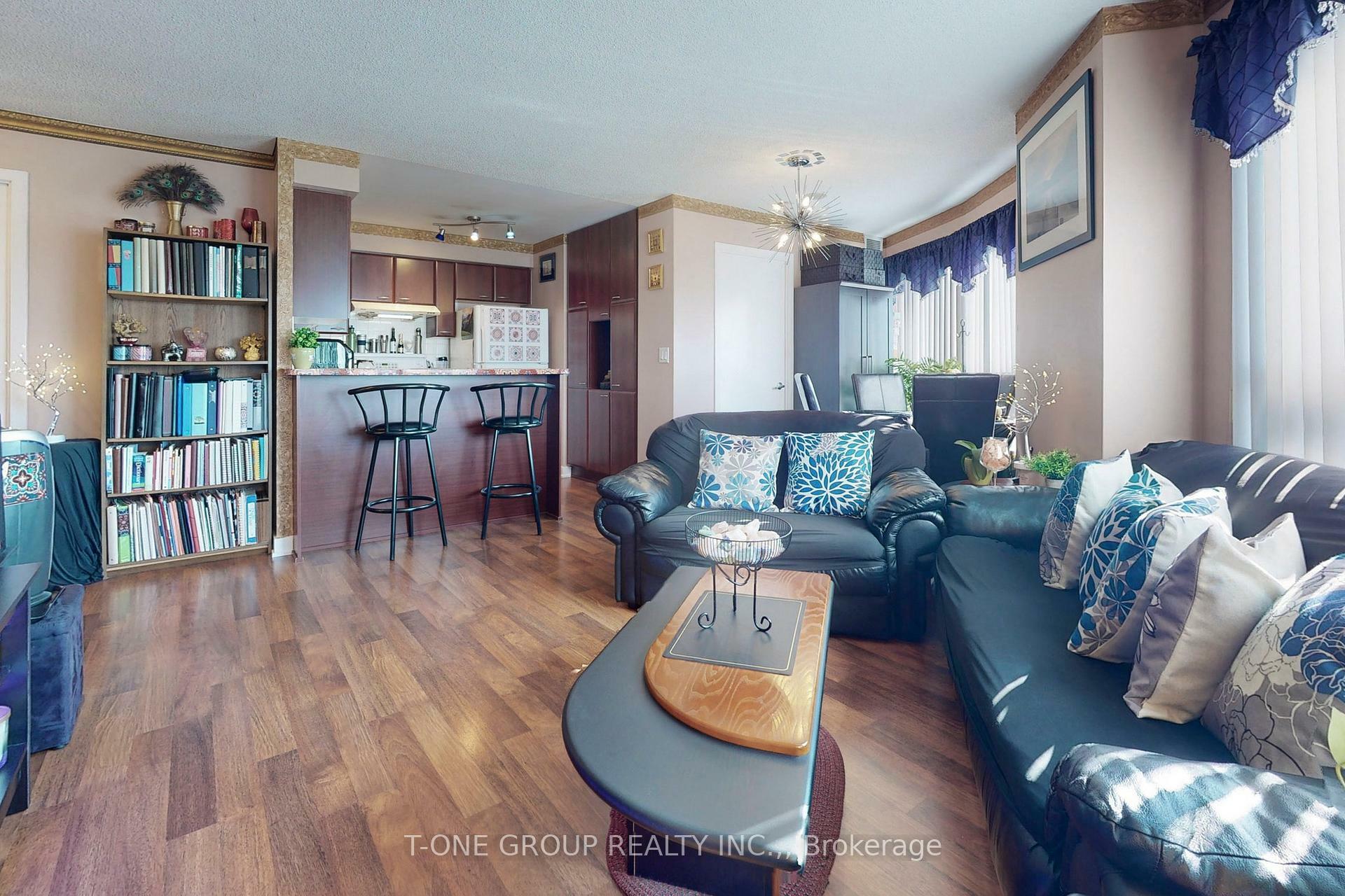 Property Photo: 36 Lee Centre Drive 2311 ON M1H 3K2