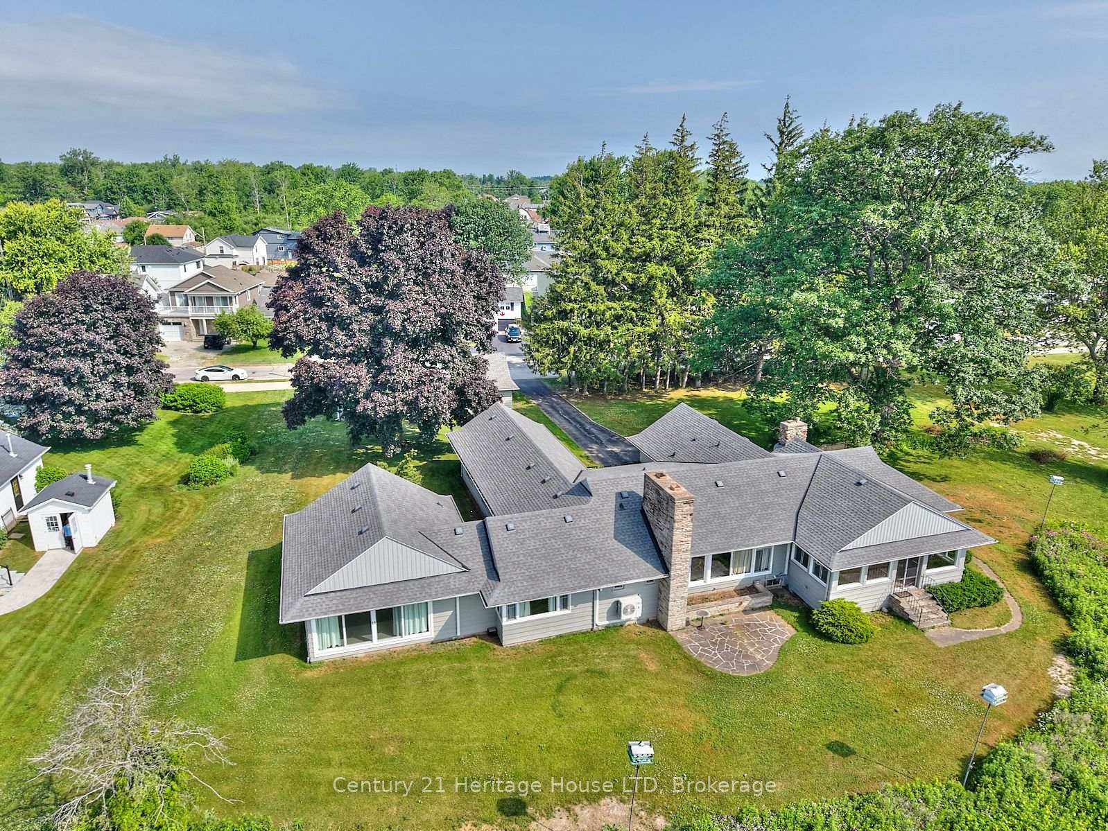 631 Lakeshore Road  Fort Erie ON L2A 4Y3 photo