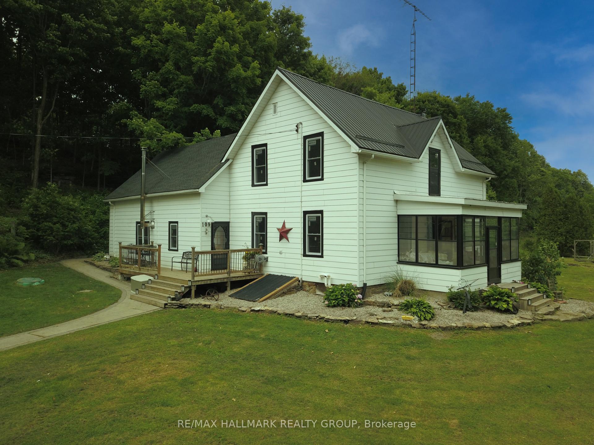 Property Photo: 109 Quabbin Road W ON K0E 1R0