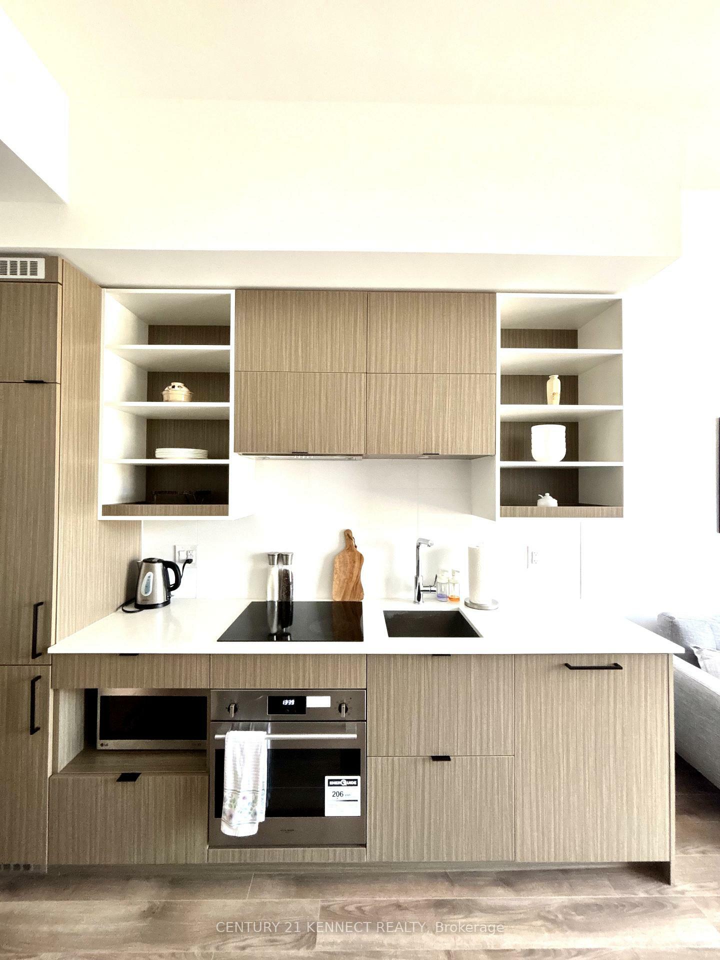 Property Photo:  20 Edward Street 2122  ON M5G 1C9 