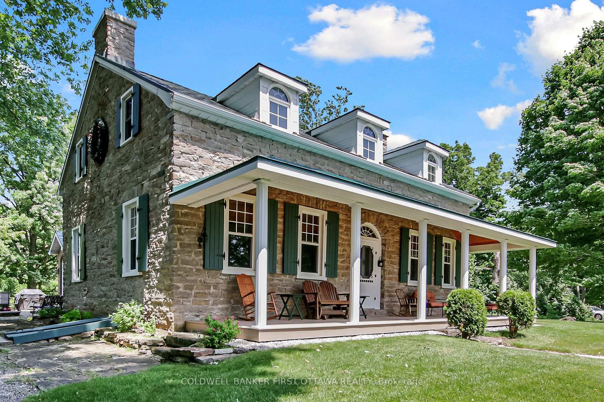 Photo de la propriété:  100 Loch End Road  ON K7C 0S9 