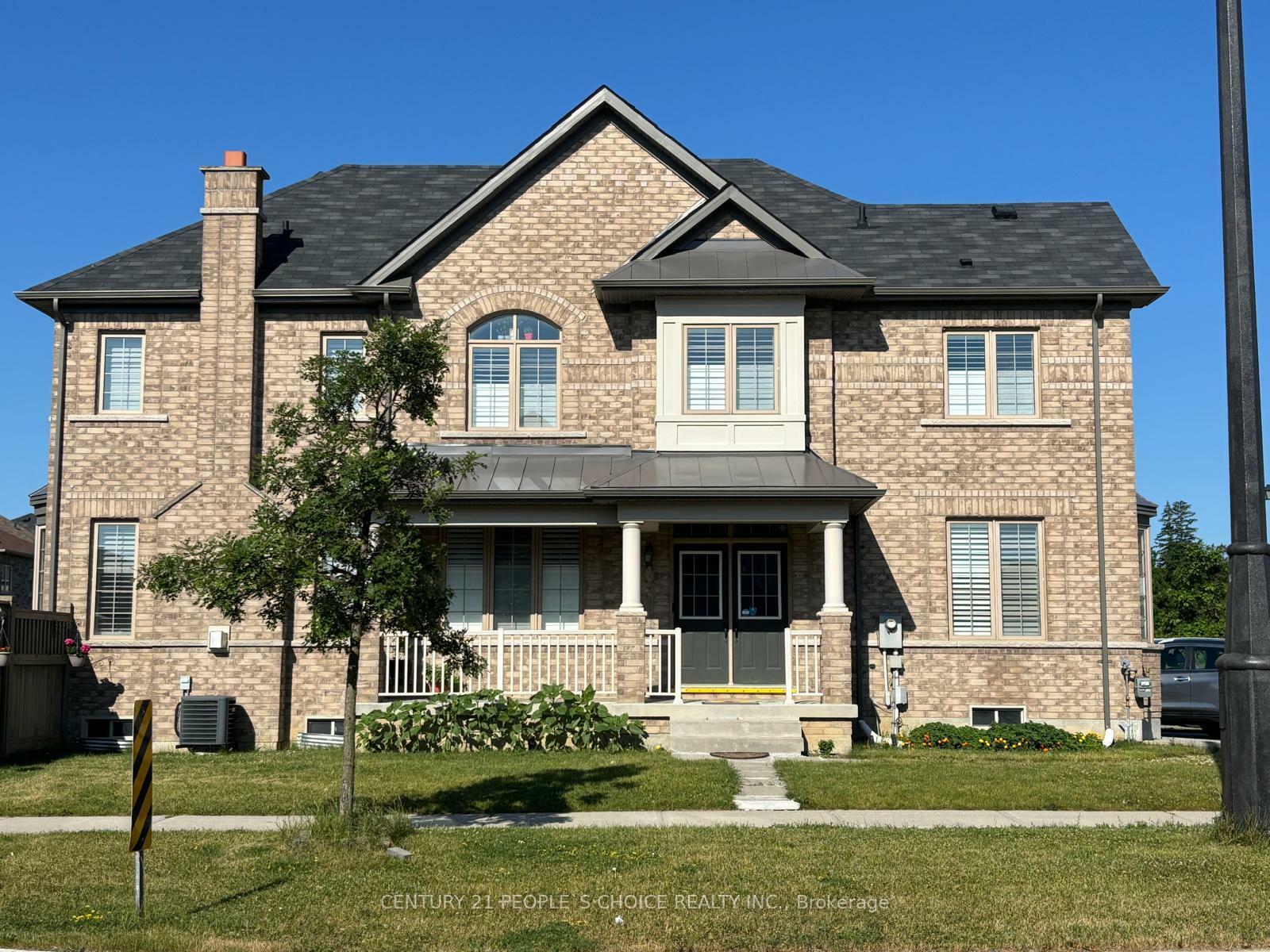 Property Photo:  105 Algoma Drive N  ON L4H 4H5 