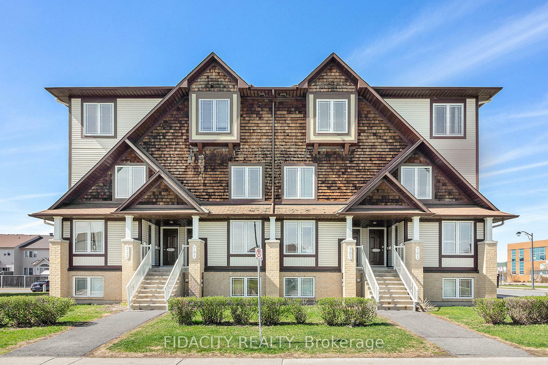 Property Photo: 711 Lakeridge Drive 3 ON K4A 0N5