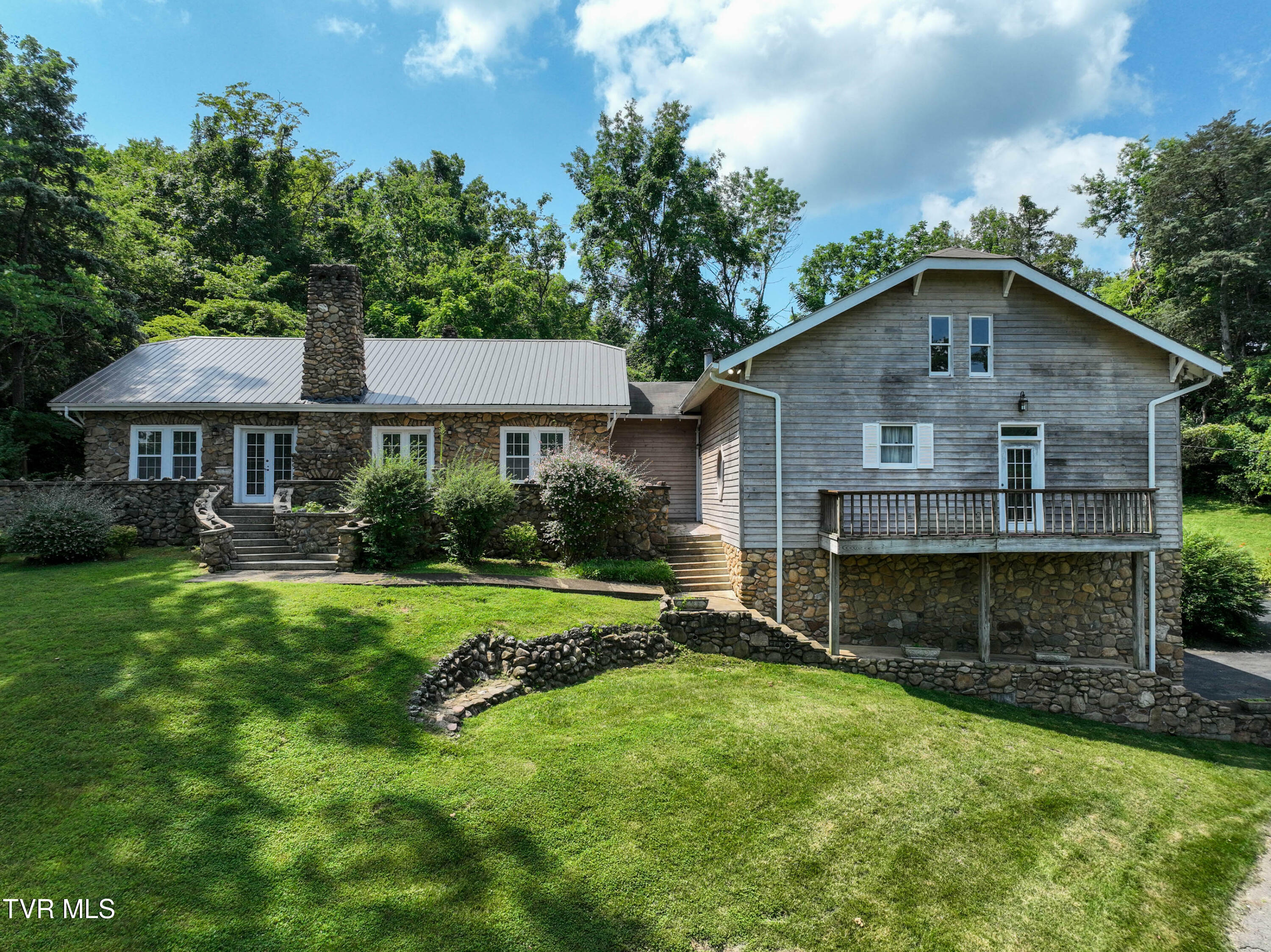Property Photo: 1027 West Summer Street TN 37743
